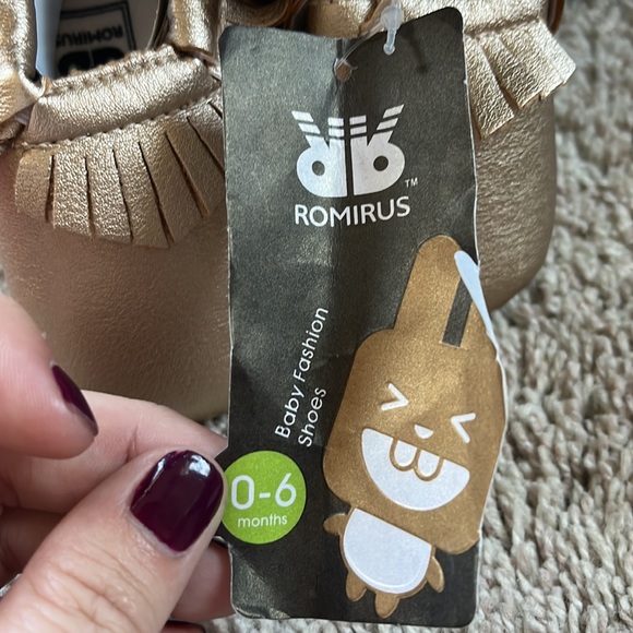 NWT Rose Gold Metallic Moccasins Booties Fall 0-6 months Size 1 - Picture 2 of 6